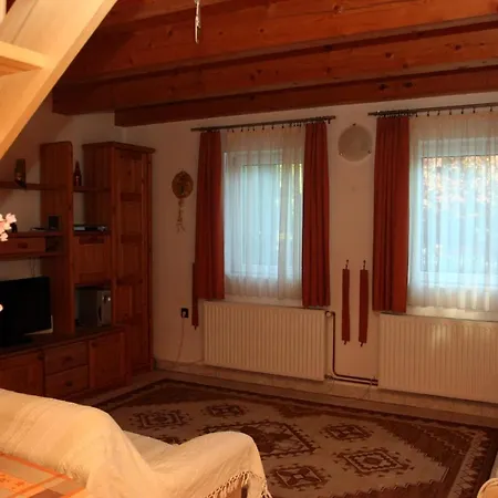 Three-bedroom Holiday In I Zamárdi