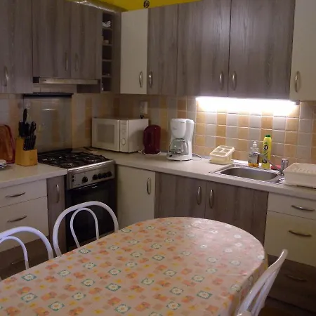 Three-bedroom Holiday In I Nyaraló